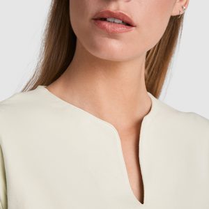 Camiseta mujer cuello redondo en V - Imagen 3